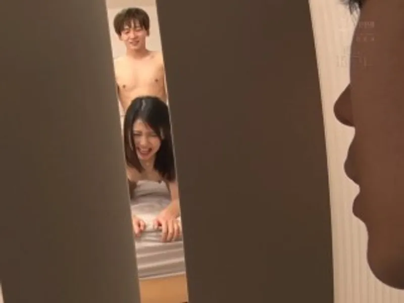 Thanh niên đang vụng trộm với chị nhà bên thì anh chồng yêu về...