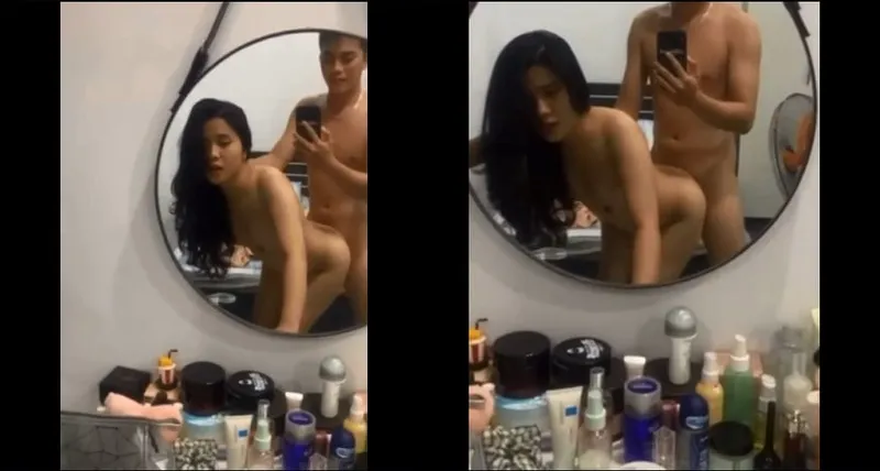 Xoạc nữ sinh xinh như hoa trước gương