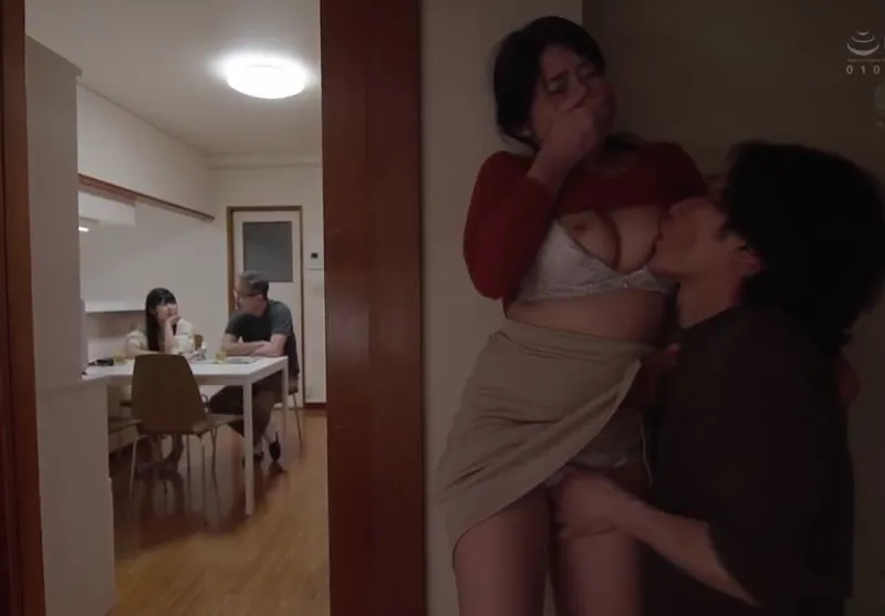 Má trộm nhìn vợ yêu người chồng con gái nắc nào ngờ con rể nhìn thấy